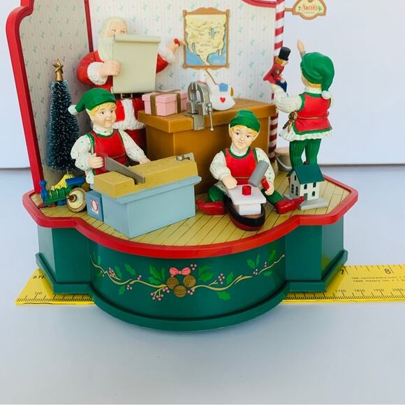 Vintage Animated Musical Santa's Workshop - Picture 7 of 15